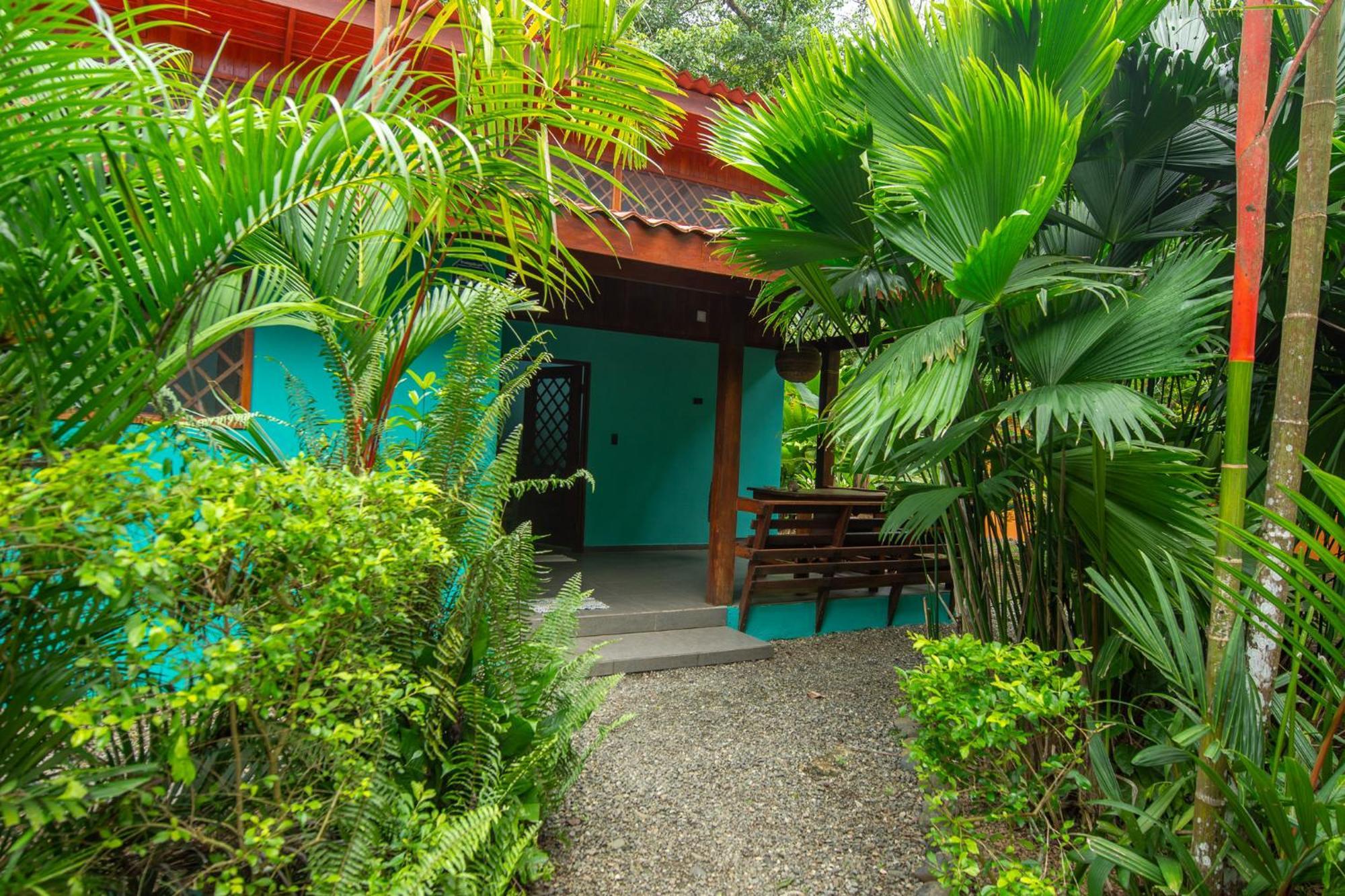 Colores Del Caribe Dependencia Del Hotel Casa Merlin Puerto Viejo de Talamanca Exterior photo